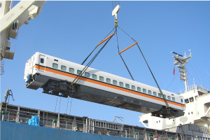 高鐵車廂押運至工地